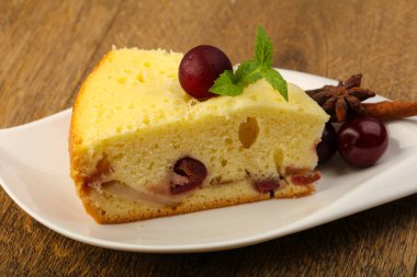 lezzetli vişneli pasta