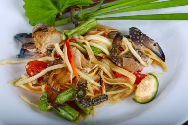 Tay baharat Yengeç Salatası