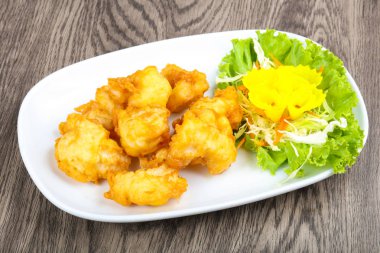 Asya tarzı kalamar tempura