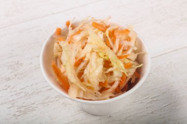 Çiğ lahana turşusu