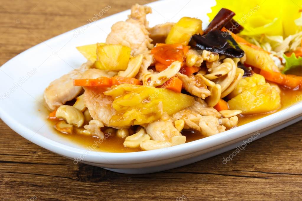 Chicken with pineapple and cahew nuts