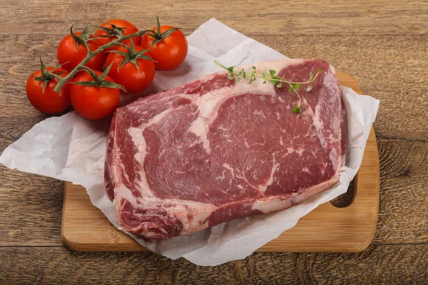 Bistecca di manzo cruda — Foto Stock