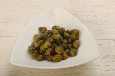 Kabın içinde turşu Kapari