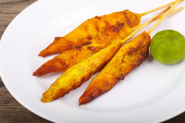 Tay geleneksel tavuk satay