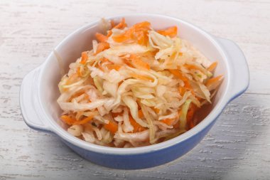 Çiğ lahana turşusu