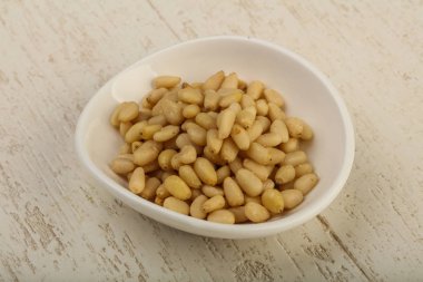 kabın içinde sedir fındık