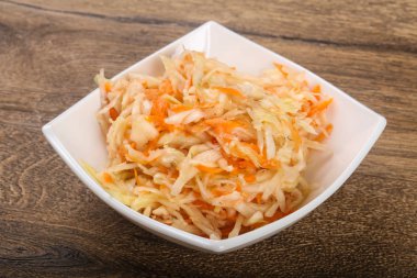 Çiğ lahana turşusu