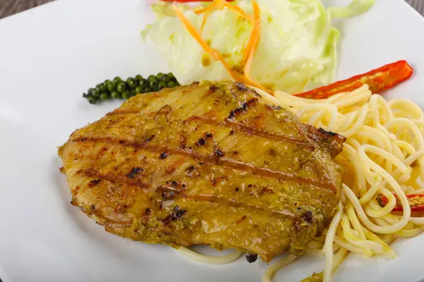 Grilled meat with green curry — Stock Photo, Image