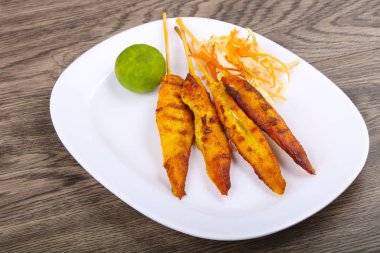 Tay geleneksel tavuk satay