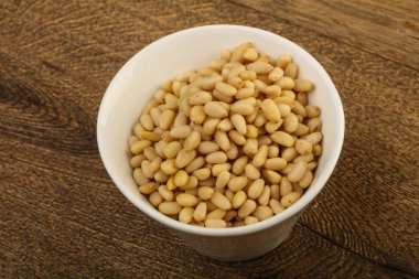 kabın içinde sedir fındık