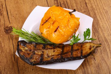 Izgara patlıcan biber ile