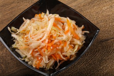 Çiğ lahana turşusu