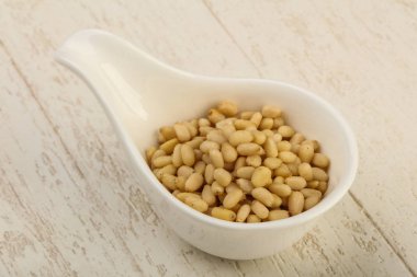 kabın içinde sedir fındık