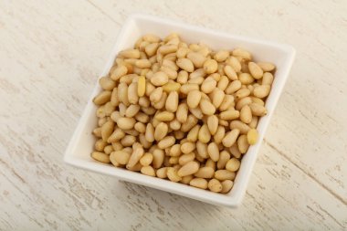 kabın içinde sedir fındık