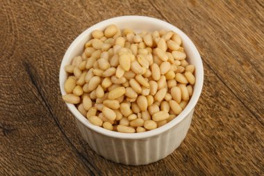 kabın içinde sedir fındık