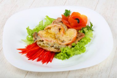 Tavuk mantar ve peynir ile