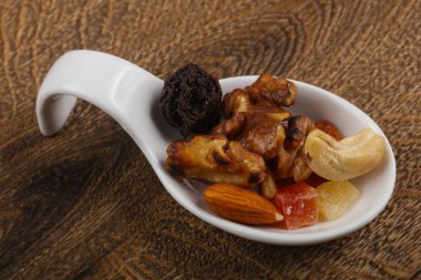 Fındık karışımı kase