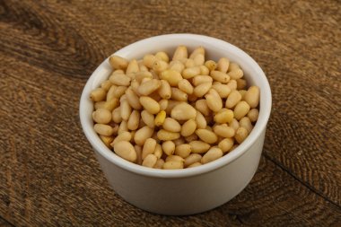 kabın içinde sedir fındık 