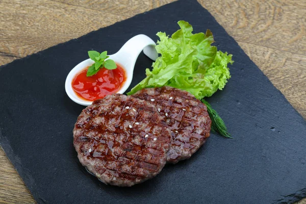 Chuletas de hamburguesa a la plancha — Foto de Stock