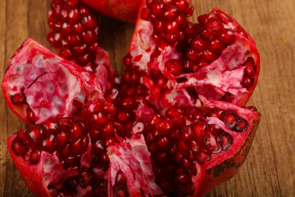 Frutas frescas de romã doce — Fotografia de Stock