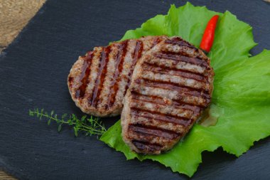 Izgara burget Beşamel sos