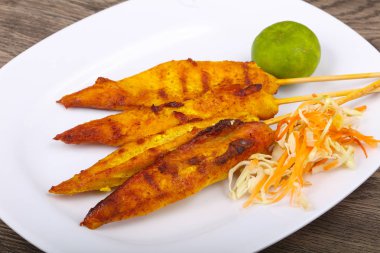 Tay geleneksel tavuk satay