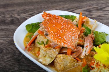 Soslu haşlama yengeç