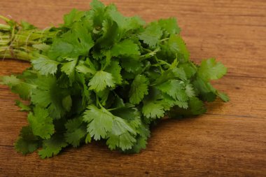 taze kişniş yaprakları