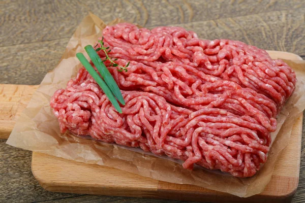 原料牛肉 — 图库照片