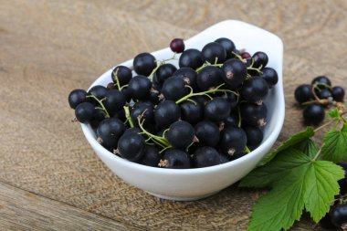 Siyah kuş üzümü yığın
