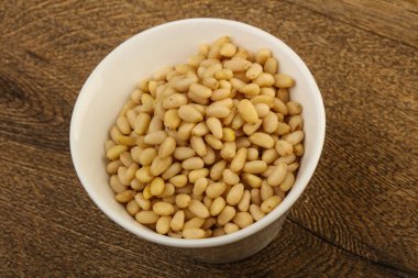 kabın içinde sedir fındık