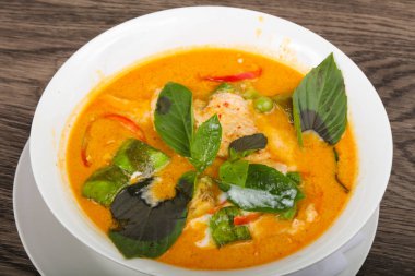 Baharatlı kırmızı köri