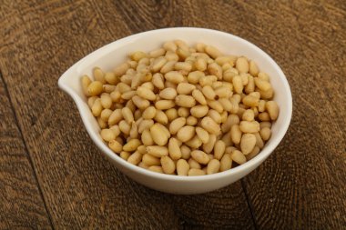 kabın içinde sedir fındık