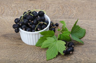 Siyah kuş üzümü yığın