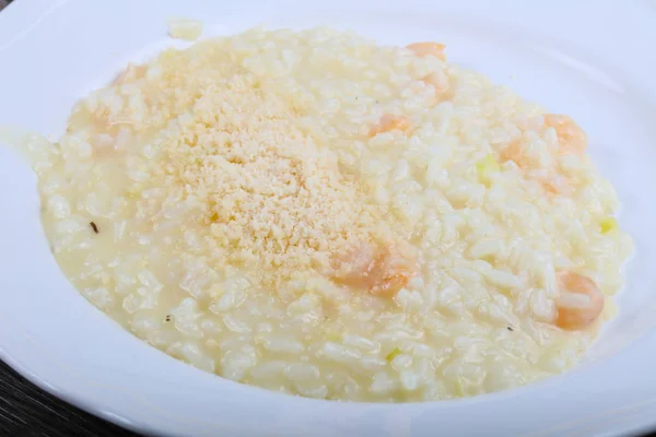 Risotto gustoso con gamberetti — Foto Stock