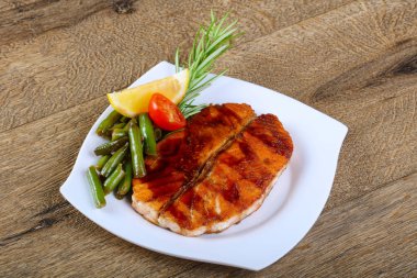 limon ve ızgara somon