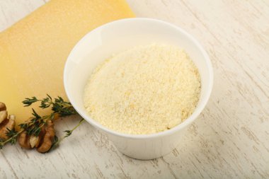 Parmesan peyniri rendesi