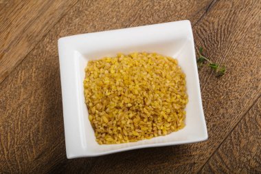 Kabın içinde ham bulgur