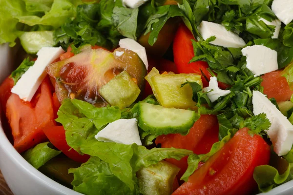 Griekse salade met feta kaas — Stockfoto