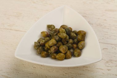 Kabın içinde turşu Kapari