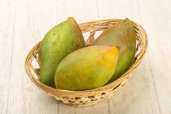 Tropikal meyve Mango — Stok fotoğraf