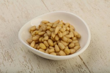 kabın içinde sedir fındık