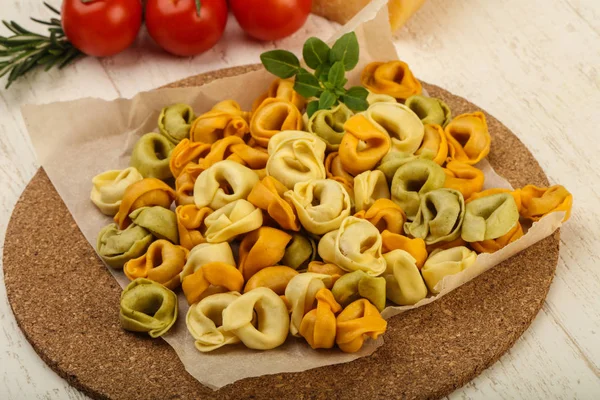 Raw tortellini pasta — Stock Photo, Image