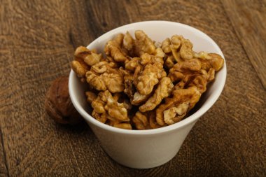 Kabın içinde açık ceviz