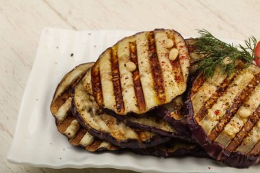 Etkili ızgara patlıcan