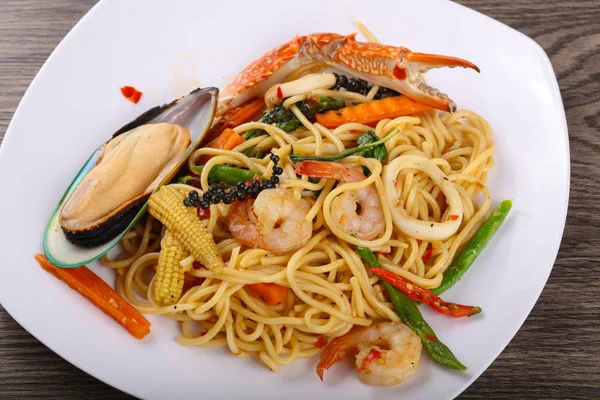 lezzetli deniz ürünleri spagetti