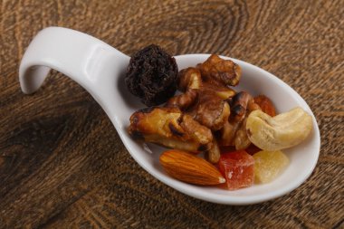 Fındık karışımı kase