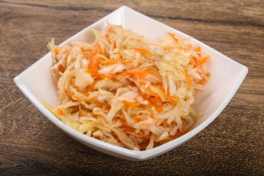 Çiğ lahana turşusu