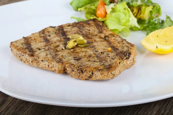 Grilled tuna steak — Stock Photo, Image