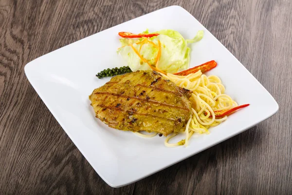 Grilled meat with green curry — Stock Photo, Image